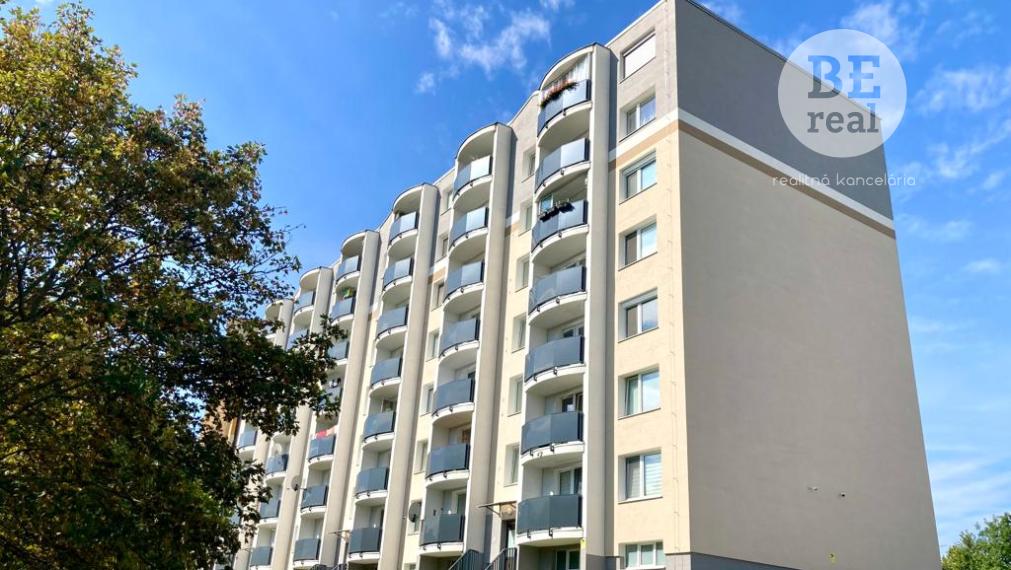 PREDANÝ Veľkorysý 1 izbový byt, z ktorého máte Nitru ako na dlani