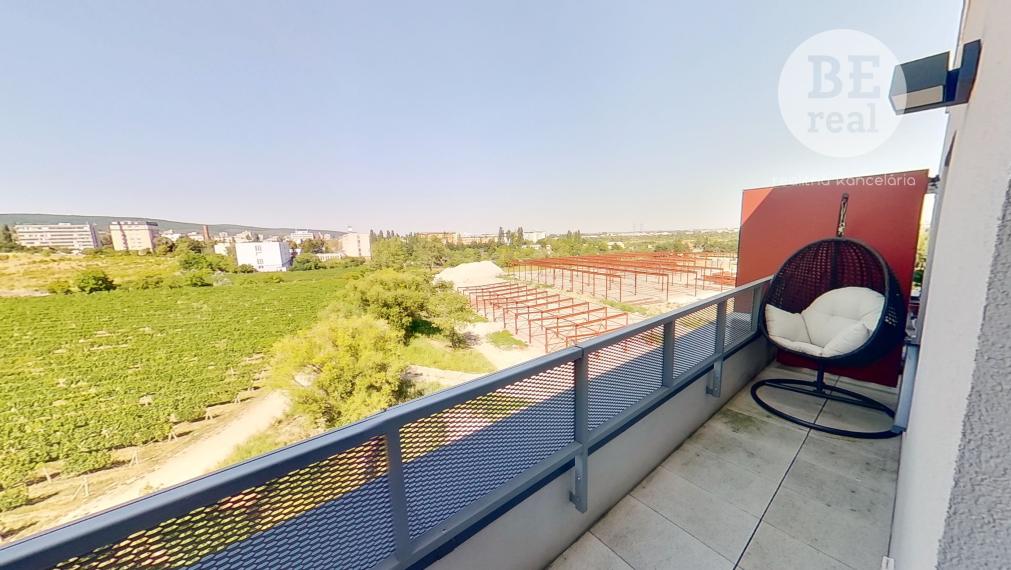 PREDANÝ 2 izbový bytík s nádherným výhľadom v Malých Krasňanoch