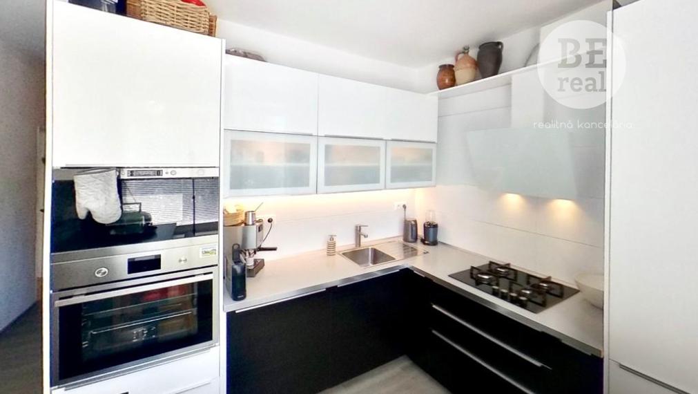 PREDANÝ Útulný 3 izbový byt v centre mesta Pezinok