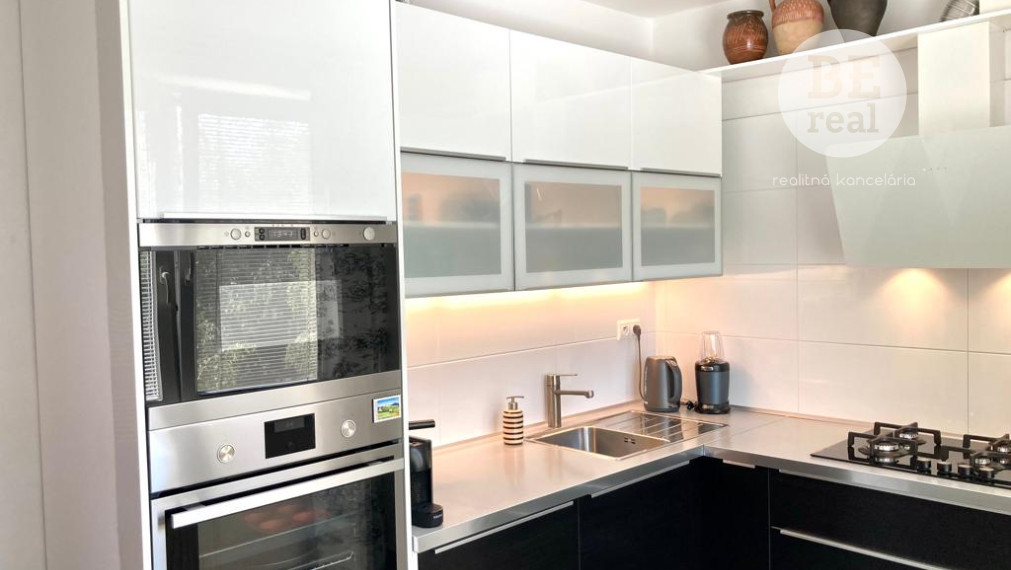 PREDANÝ Útulný 3 izbový byt v centre mesta Pezinok