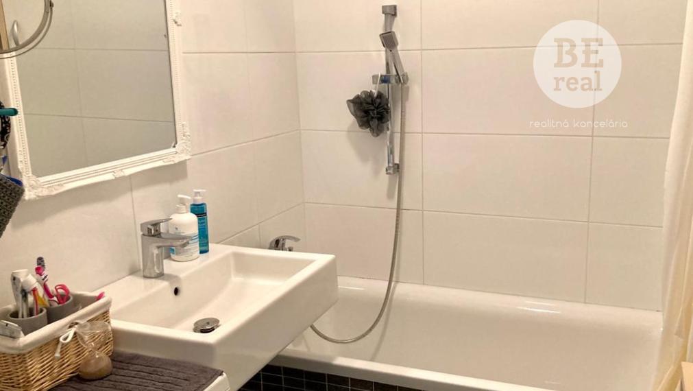 PREDANÝ Útulný 3 izbový byt v centre mesta Pezinok