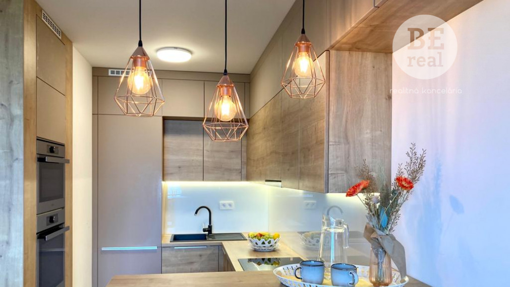 PREDANÝ 2 izbový bytík s nádherným výhľadom v Malých Krasňanoch