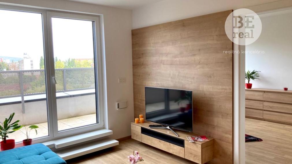 PREDANÝ 2 izbový bytík s nádherným výhľadom v Malých Krasňanoch