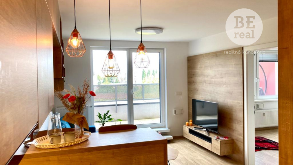 PREDANÝ 2 izbový bytík s nádherným výhľadom v Malých Krasňanoch