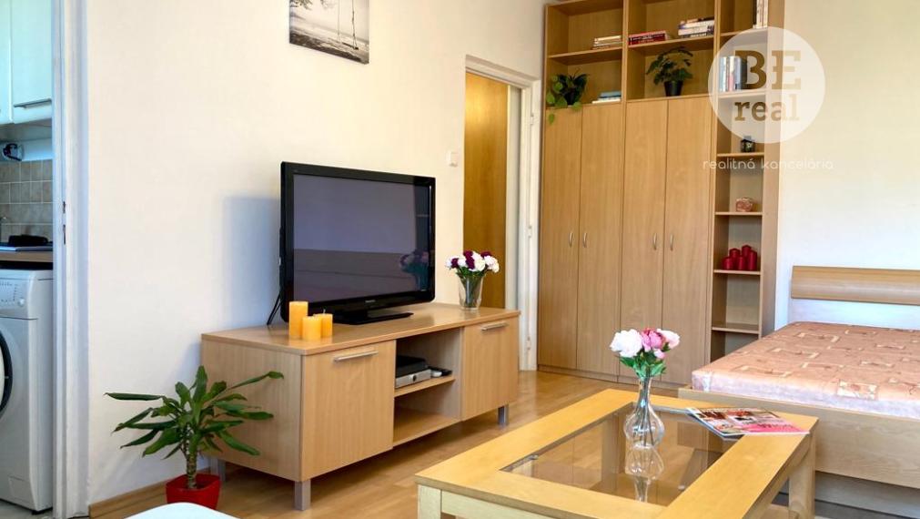 PREDANÝ Útulný 1 izbový byt v Dúbravke