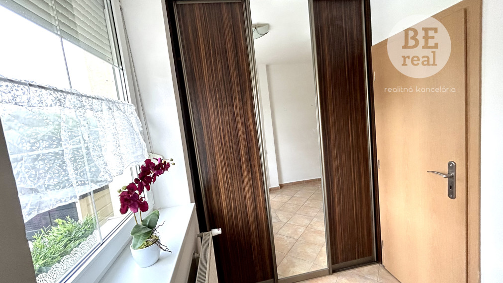 PREDANÉ 3 izbový dom v súkromnom rezorte v Hrubej Borši