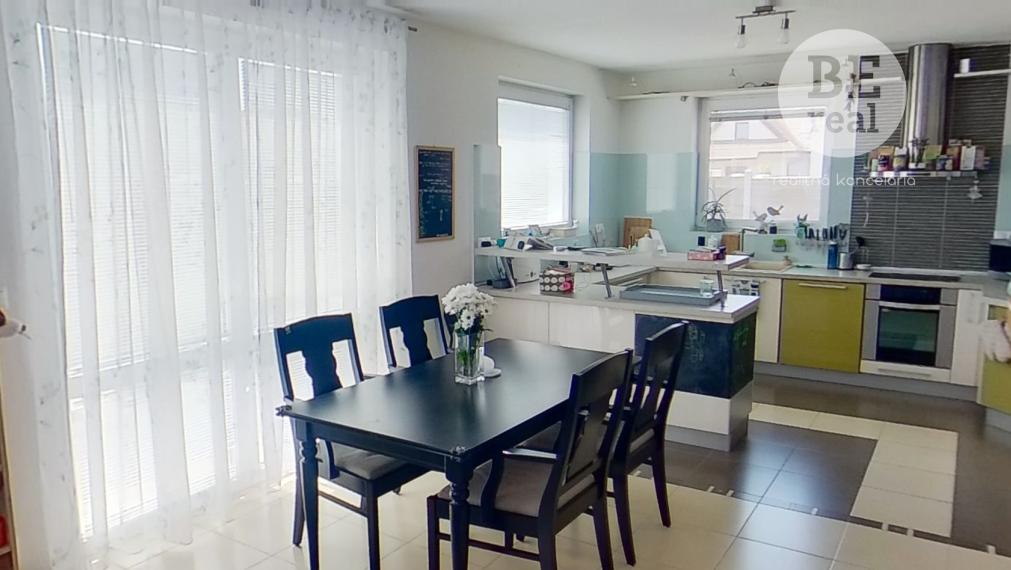 PREDANÝ Dvojpodlažný 5 izbový rodinný dom vo Hviezdoslavove