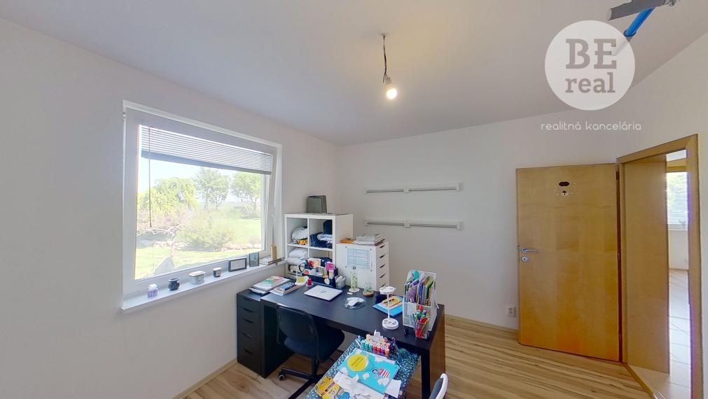 PREDANÝ Dvojpodlažný 5 izbový rodinný dom vo Hviezdoslavove