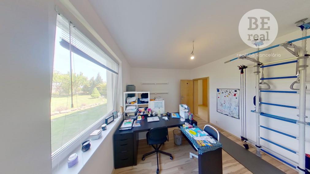 PREDANÝ Dvojpodlažný 5 izbový rodinný dom vo Hviezdoslavove