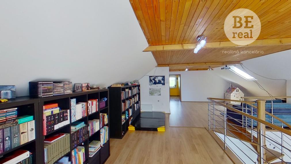 PREDANÝ Dvojpodlažný 5 izbový rodinný dom vo Hviezdoslavove