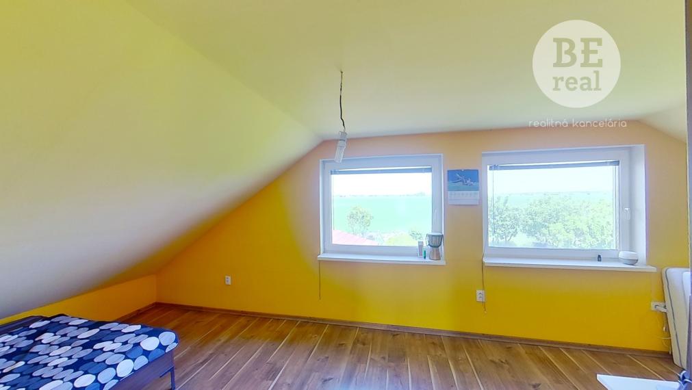 PREDANÝ Dvojpodlažný 5 izbový rodinný dom vo Hviezdoslavove