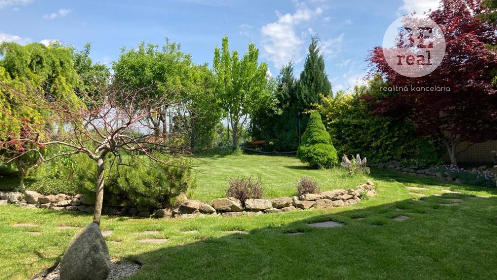 PREDANÝ Dvojpodlažný 5 izbový rodinný dom vo Hviezdoslavove