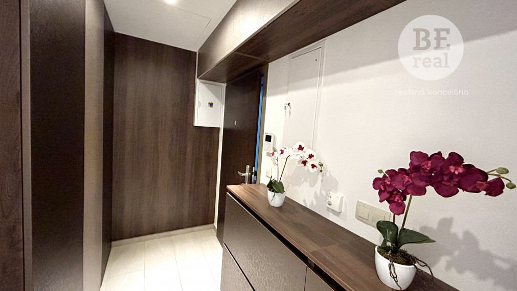 PREDANÝ Zariadený 2 izbový byt na Úderníckej ulici