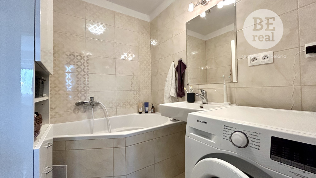 PREDANÝ Zariadený 2 izbový byt na Úderníckej ulici