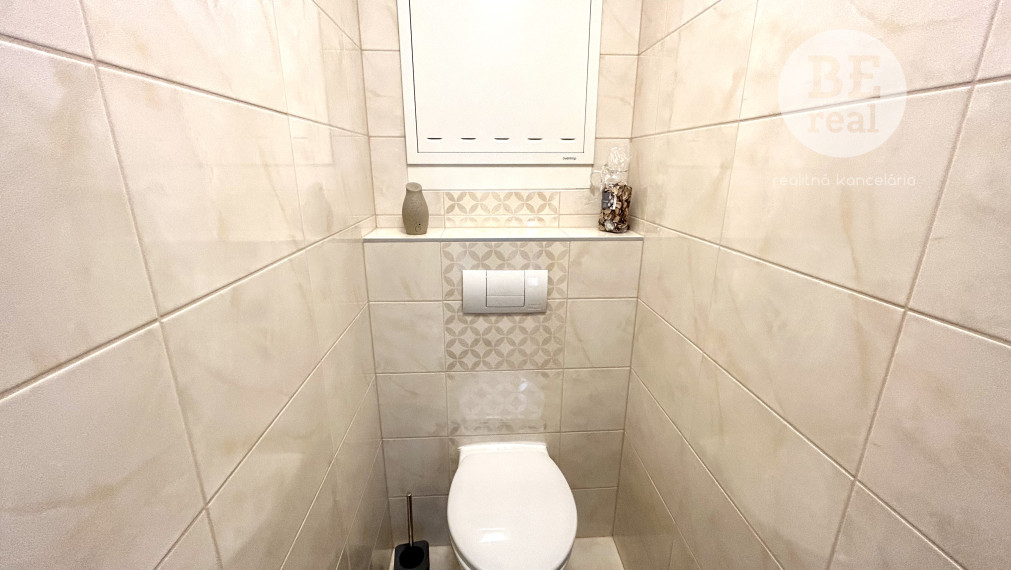 PREDANÝ Zariadený 2 izbový byt na Úderníckej ulici