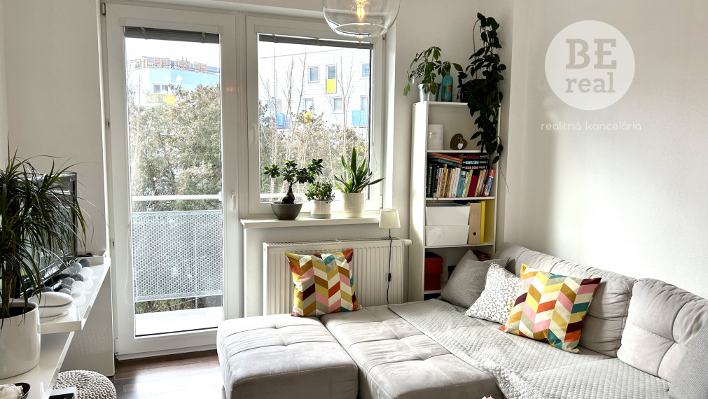 PREDANÝ Zariadený 2 izbový byt na Úderníckej ulici