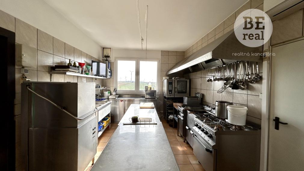 Zaujímavá ponuka na predaj kompletne zariadenej reštaurácie