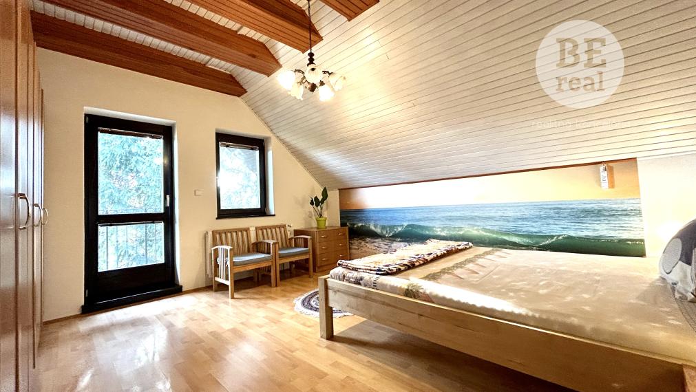 PREDANÝ 6 izbový rodinný dom s veľkorysým pozemkom v Pustých Úľanoch