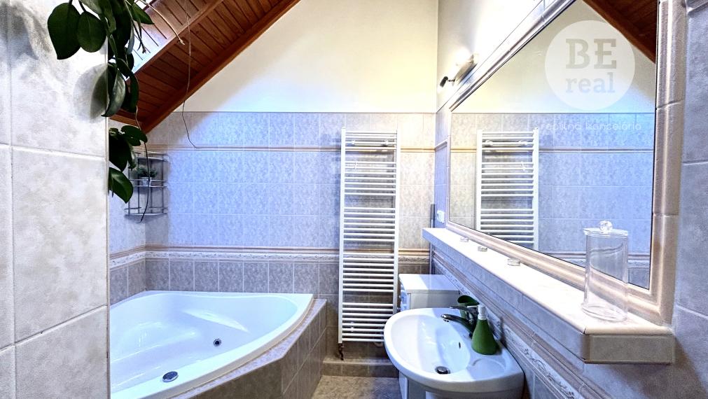 PREDANÝ 6 izbový rodinný dom s veľkorysým pozemkom v Pustých Úľanoch