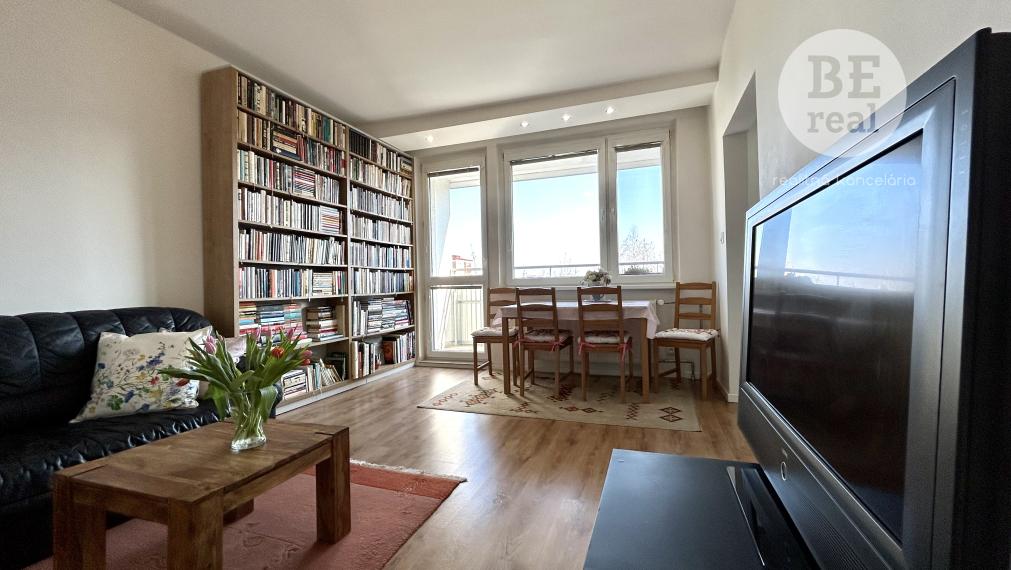 PREDANÝ 3 izbový byt s veľkou loggiou na Tilgnerovej ulici