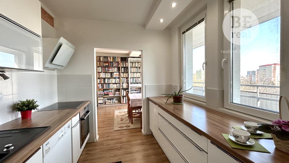 PREDANÝ 3 izbový byt s veľkou loggiou na Tilgnerovej ulici