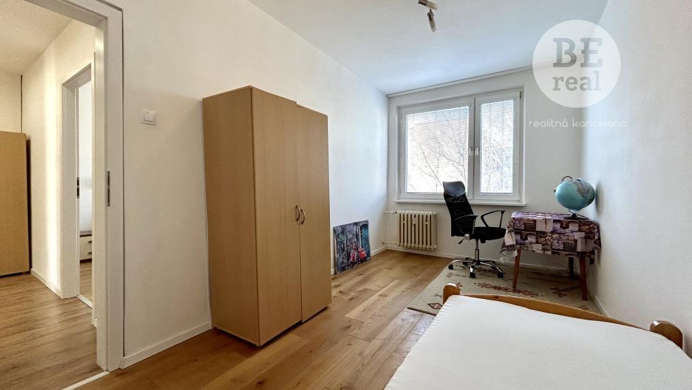 PREDANÝ 3 izbový byt s veľkou loggiou na Tilgnerovej ulici