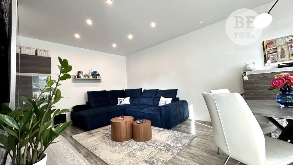 PREDANÝ Nádherne zrekonštruovaný 3 izbový byt na ul. Laca Novomeského