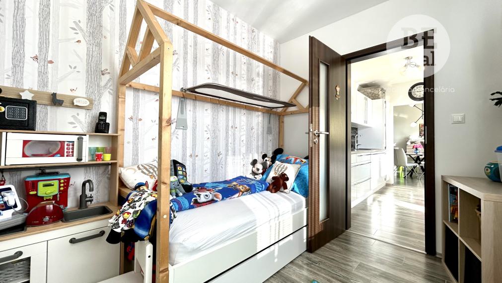 PREDANÝ Nádherne zrekonštruovaný 3 izbový byt na ul. Laca Novomeského