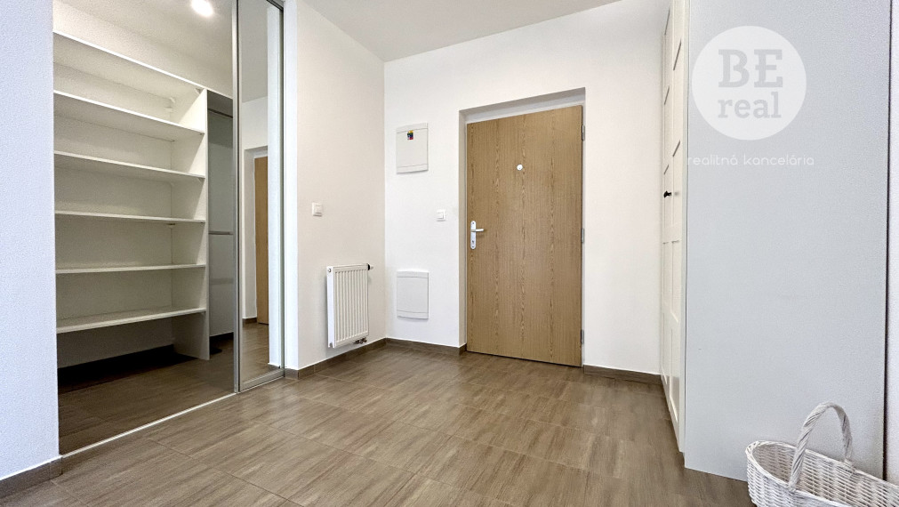 PRENAJATÝ 2 izbový byt na prenájom s parkovacím miestom v cene