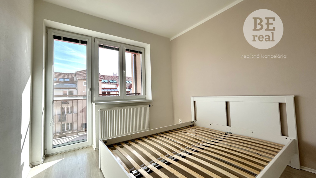 PRENAJATÝ 2 izbový byt na prenájom s parkovacím miestom v cene