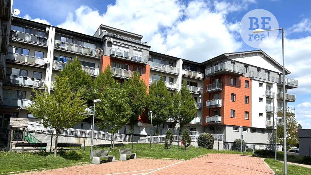 PRENAJATÝ Luxusný 3 izbový byt s garážovým parkovaním