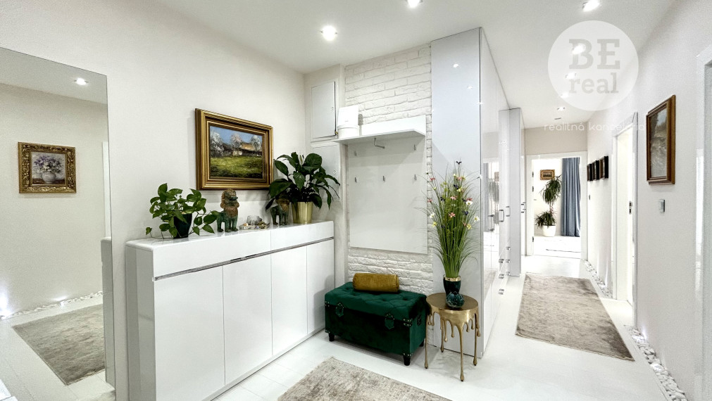 PRENAJATÝ Luxusný 3 izbový byt s garážovým parkovaním