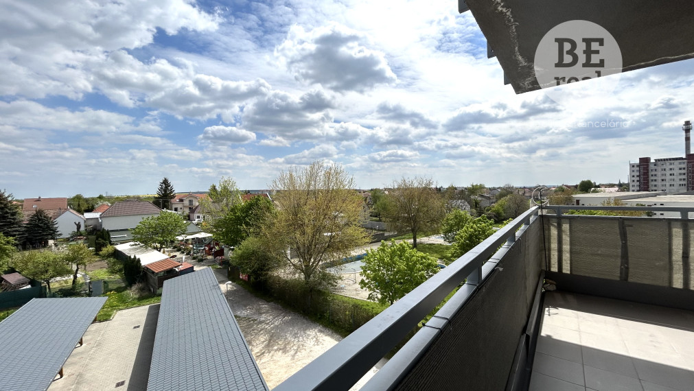 PRENAJATÝ Luxusný 3 izbový byt s garážovým parkovaním