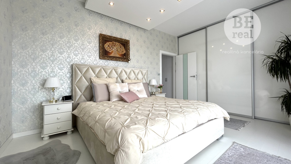 PRENAJATÝ Luxusný 3 izbový byt s garážovým parkovaním