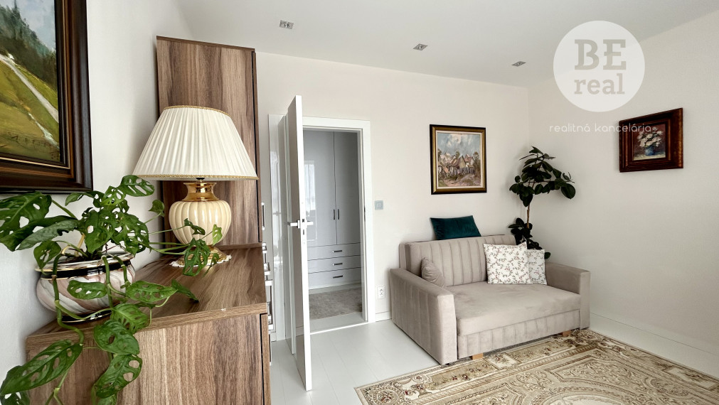 PRENAJATÝ Luxusný 3 izbový byt s garážovým parkovaním