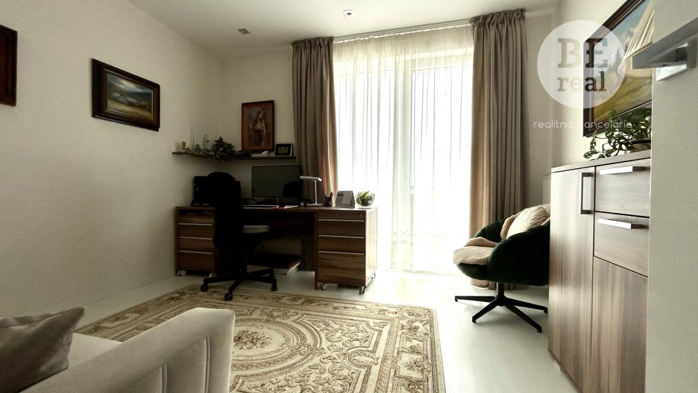 PRENAJATÝ Luxusný 3 izbový byt s garážovým parkovaním