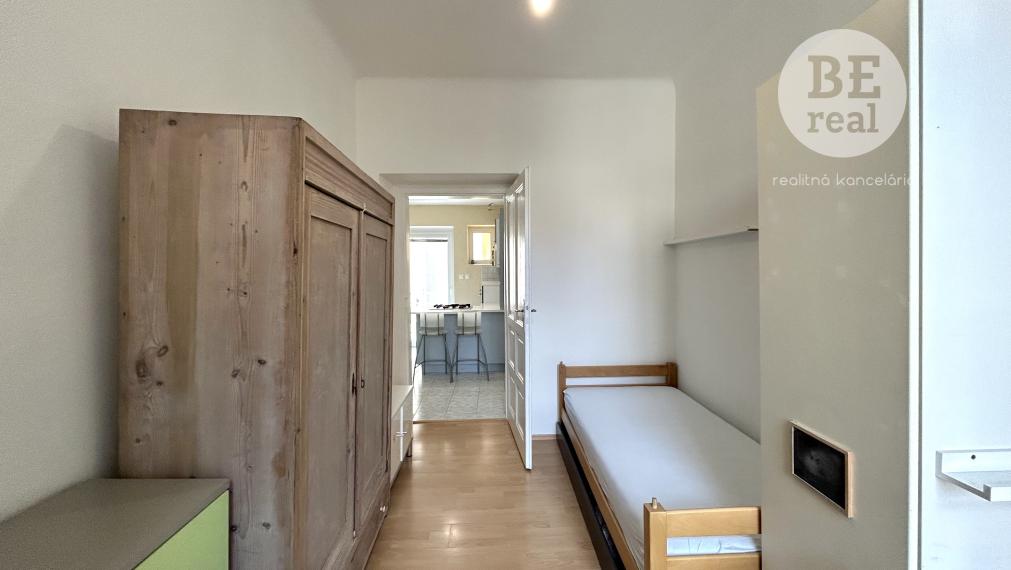 PRENAJATÝ Veľkorysý 3 izbový byt v Starom Meste na prenájom