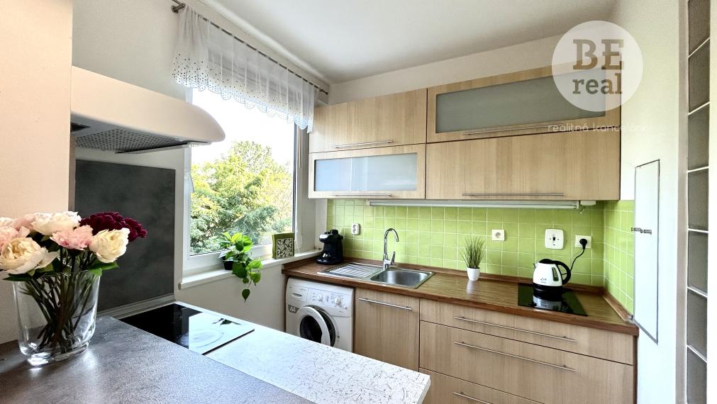 PREDANÝ Kompletne zariadený 2 izbový byt na Fedinovej ulici