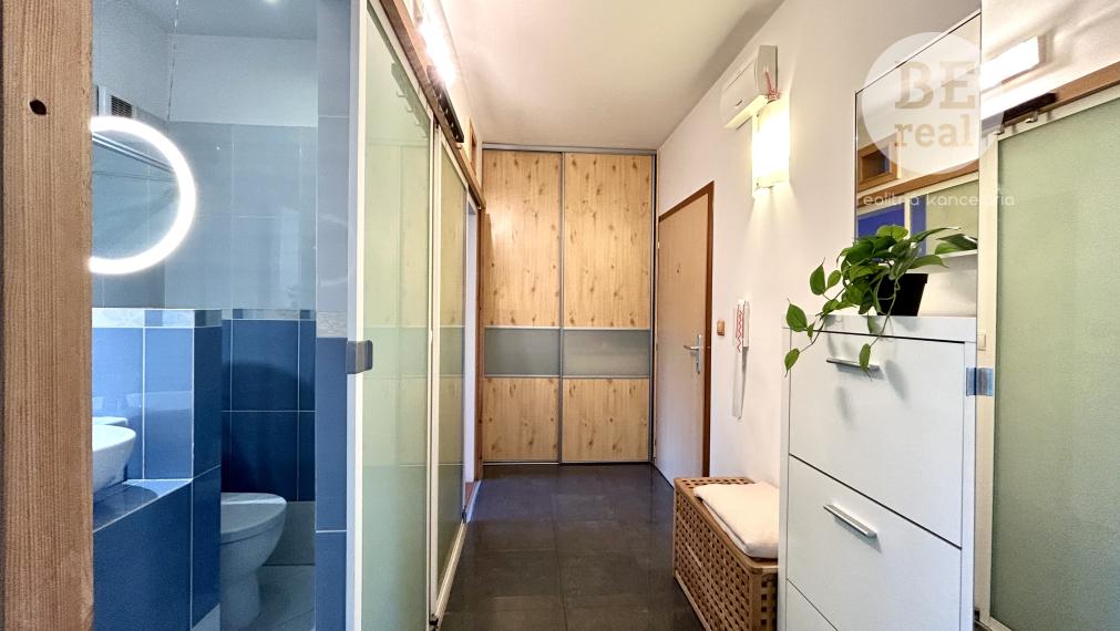 PREDANÝ Kompletne zariadený 2 izbový byt na Fedinovej ulici