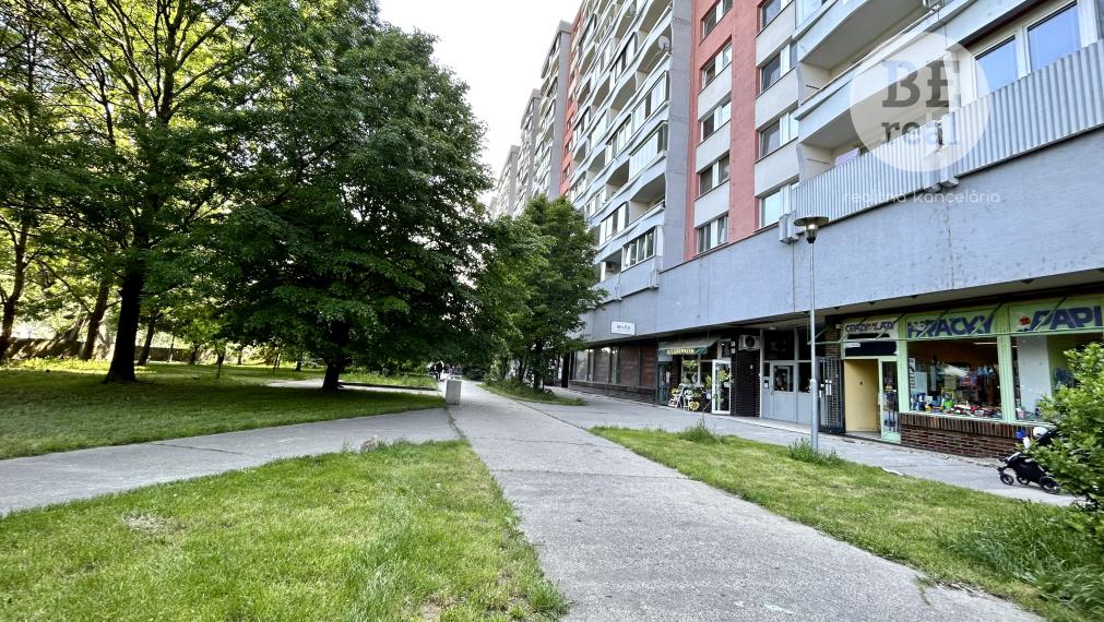 PREDANÝ Kompletne zariadený 2 izbový byt na Fedinovej ulici