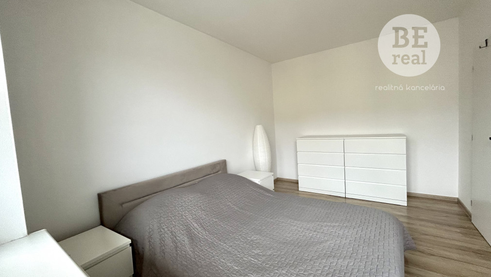 PRENAJATÝ Komplet zrekonštruovaný 2 izbový byt na prenájom