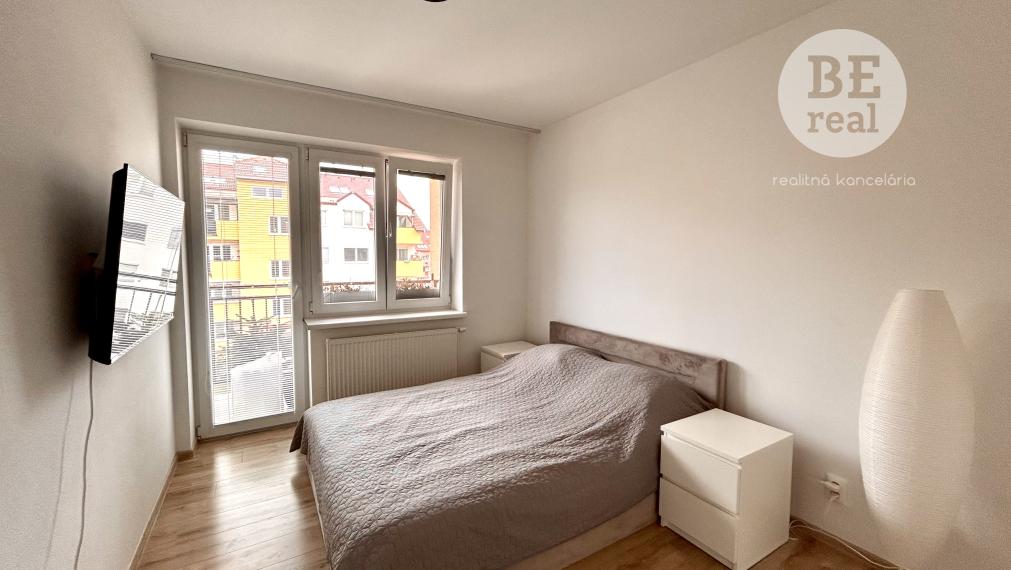 PRENAJATÝ Komplet zrekonštruovaný 2 izbový byt na prenájom