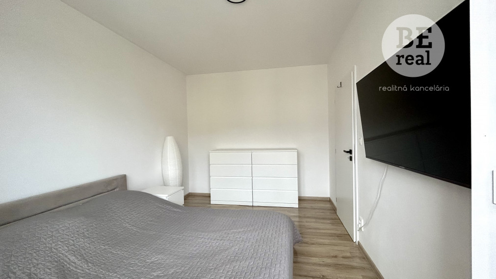 PRENAJATÝ Komplet zrekonštruovaný 2 izbový byt na prenájom