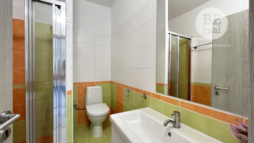 PREDANÝ Kompletne zrekonštruovaný 1 izbový byt so samostatnou kuchyňou