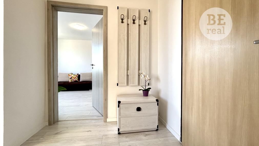 PREDANÝ Kompletne zrekonštruovaný 1 izbový byt so samostatnou kuchyňou