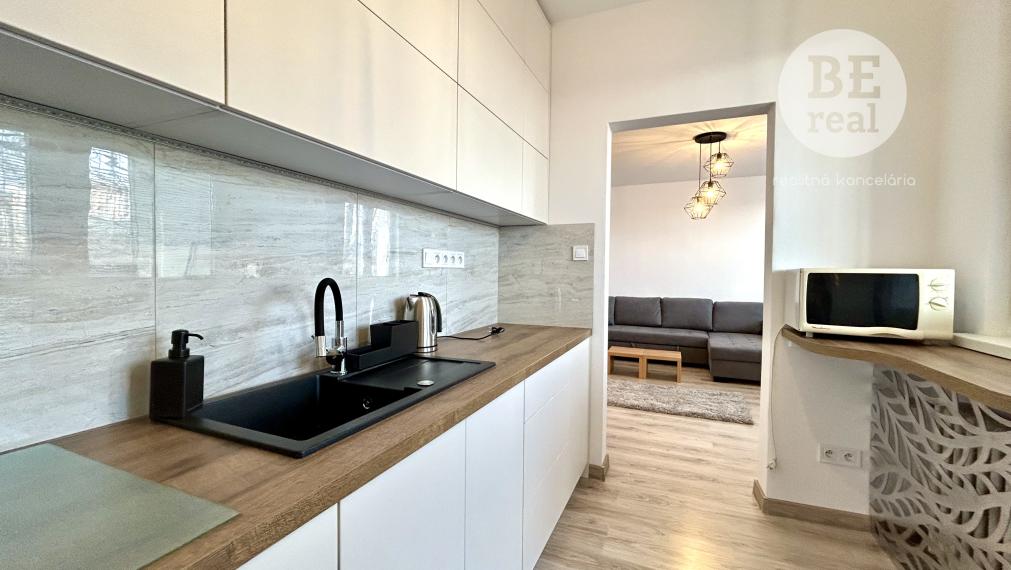 PRENAJATÝ Kompletne zrekonštruovaný 1 izbový byt na prenájom v Ružinove