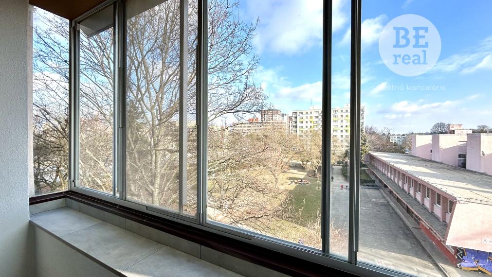 PRENAJATÝ Kompletne zrekonštruovaný 1 izbový byt na prenájom v Ružinove