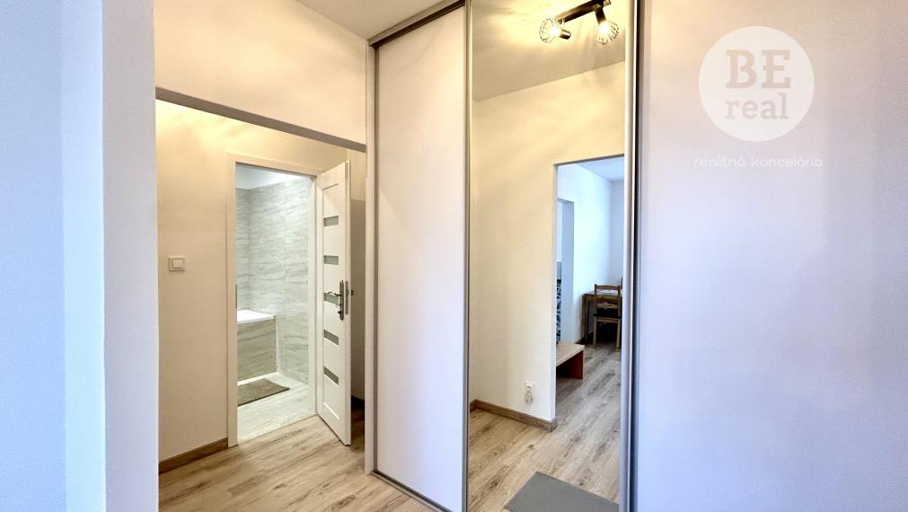 PRENAJATÝ Kompletne zrekonštruovaný 1 izbový byt na prenájom v Ružinove