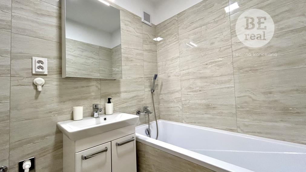 PRENAJATÝ Kompletne zrekonštruovaný 1 izbový byt na prenájom v Ružinove