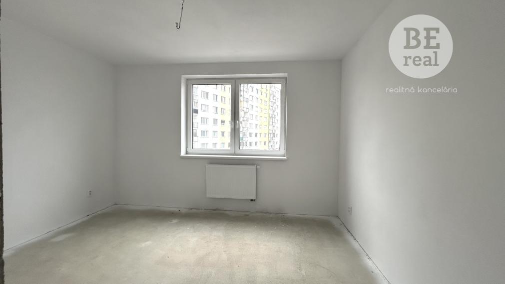 PREDANÝ Priestranný dvojizbový byt s veľkou loggiou v novostavbe Byty Rozálka